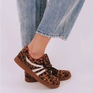 NWOT Steve Madden | Girls Brown/Black Madrid Leopard Print Slip On Sneakers Sz 2